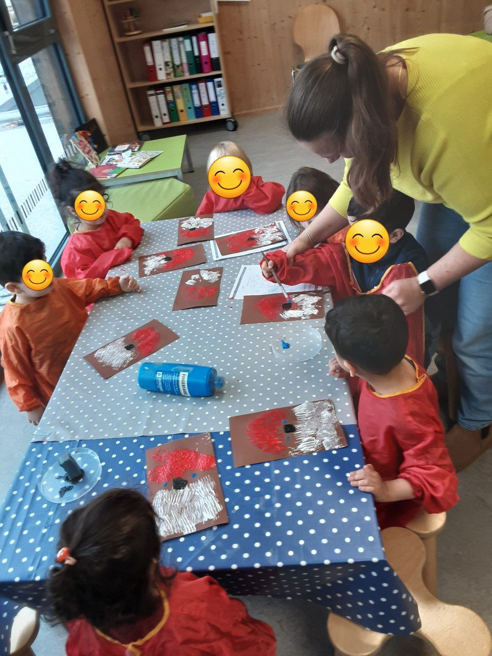 Weihnachtsbasteln mit den Krippenkindern